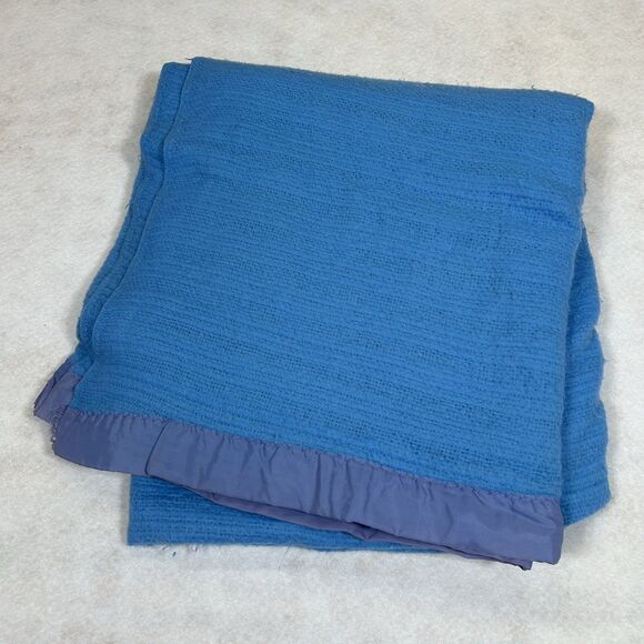 Vintage Satin Edge Blanket Bedspread Blue Waffle Weave Full Size 84 X 86 Soft - Picture 1 of 12